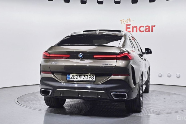 2022 BMW X6 с пробегом 77 910 км