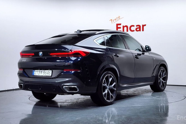 2022 BMW X6 с пробегом 72 903 км