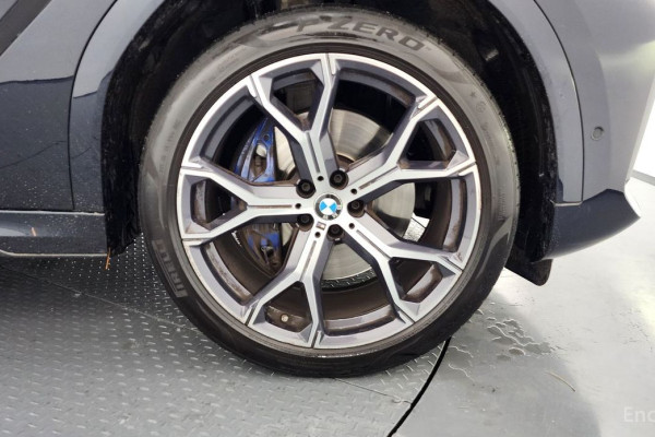 2022 BMW X6 с пробегом 72 903 км