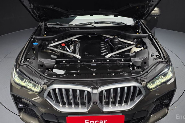 2022 BMW X6 с пробегом 68 057 км