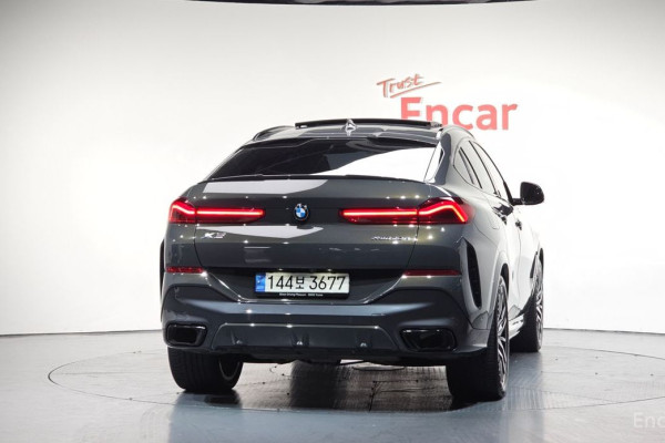 2022 BMW X6 с пробегом 32 062 км