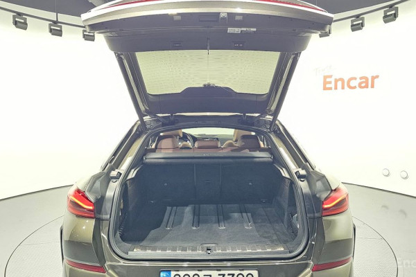 2022 BMW X6 с пробегом 77 910 км