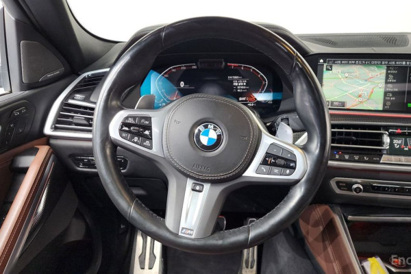 2022 BMW X6 с пробегом 72 903 км