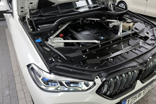 2022 BMW X6 с пробегом 56 531 км