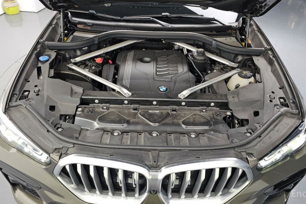 2022 BMW X6 с пробегом 21 657 км