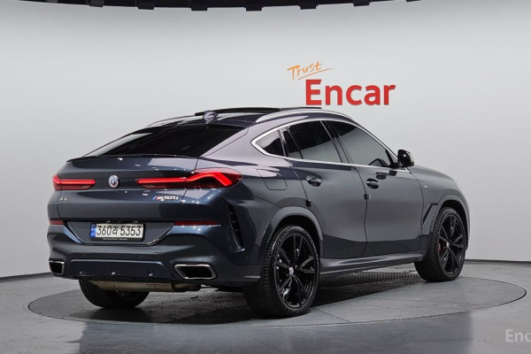 2022 BMW X6 с пробегом 28 003 км