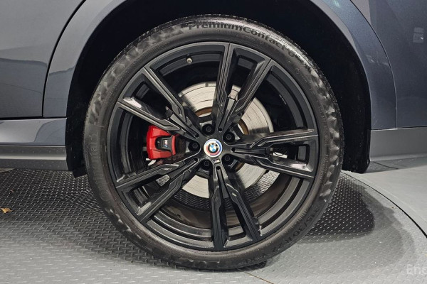 2022 BMW X6 с пробегом 28 003 км