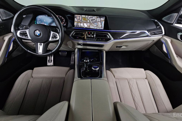 2022 BMW X6 с пробегом 28 003 км