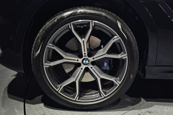 2022 BMW X6 с пробегом 33 463 км