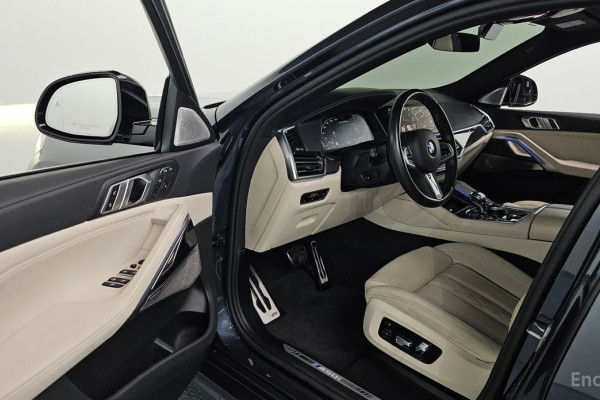 2022 BMW X6 с пробегом 28 003 км