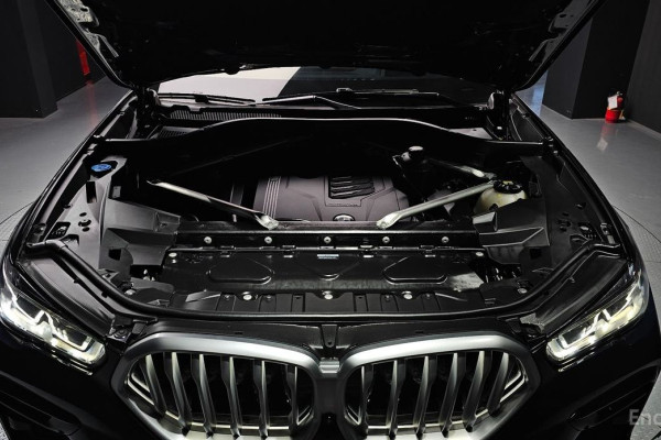 2022 BMW X6 с пробегом 33 463 км