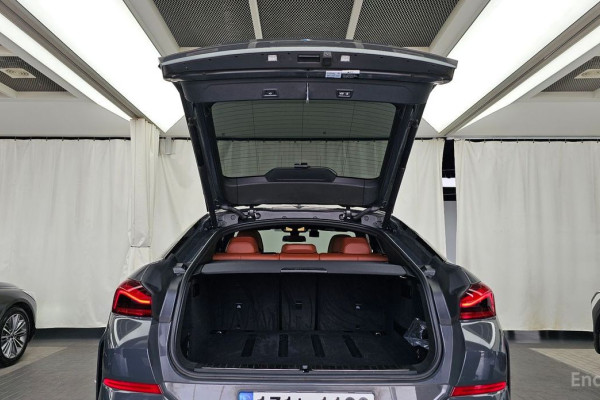 2022 BMW X6 с пробегом 71 189 км