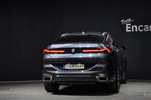 2022 BMW X6 с пробегом 33 859 км