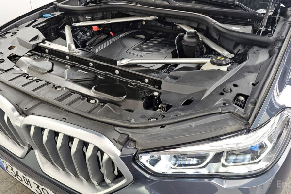 2022 BMW X6 с пробегом 33 859 км