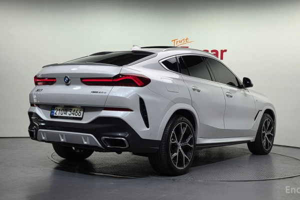 2022 BMW X6 с пробегом 24 443 км