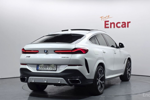 2022 BMW X6 с пробегом 51 993 км