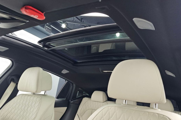 2022 BMW X6 с пробегом 28 003 км