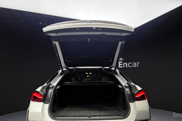 2022 BMW X6 с пробегом 65 117 км