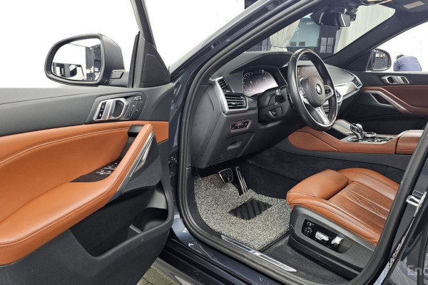 2022 BMW X6 с пробегом 33 859 км