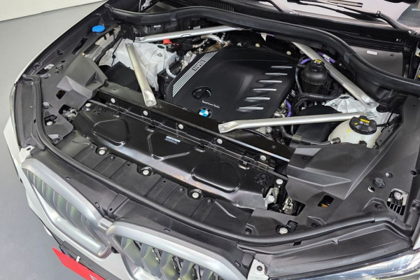 2022 BMW X6 с пробегом 24 443 км