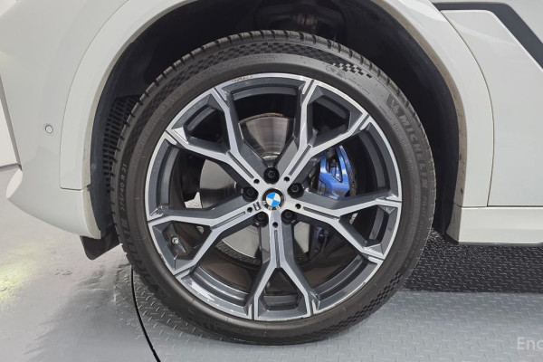 2022 BMW X6 с пробегом 51 993 км