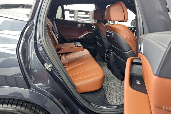 2022 BMW X6 с пробегом 33 859 км