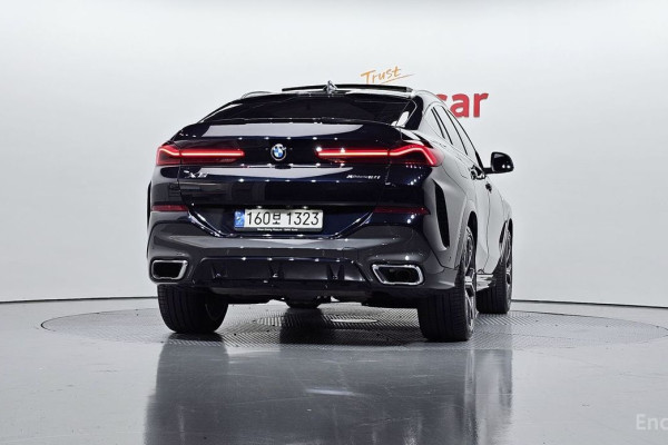 2022 BMW X6 с пробегом 27 571 км