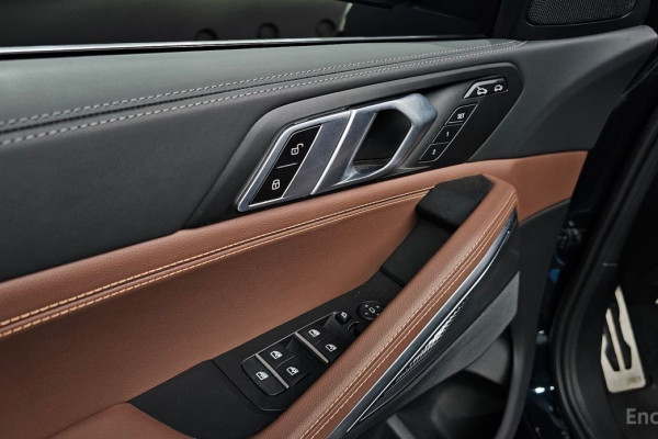 2022 BMW X6 с пробегом 33 463 км