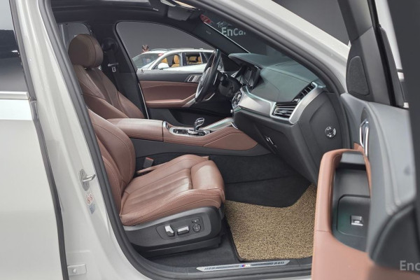 2022 BMW X6 с пробегом 51 993 км