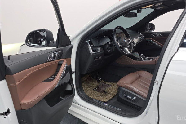 2022 BMW X6 с пробегом 51 993 км