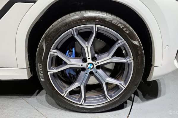 2022 BMW X6 с пробегом 72 999 км