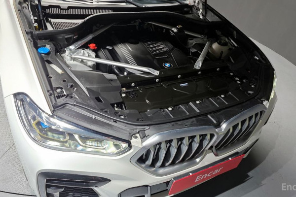 2022 BMW X6 с пробегом 72 999 км