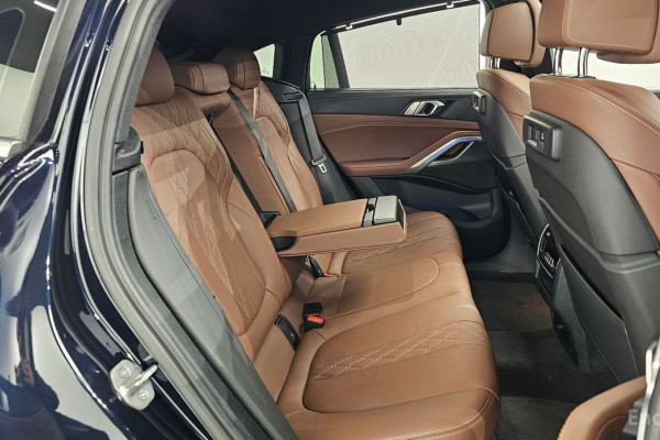 2022 BMW X6 с пробегом 27 571 км