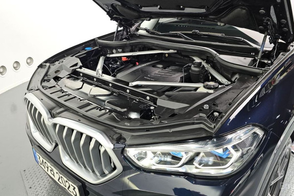 2022 BMW X6 с пробегом 33 174 км