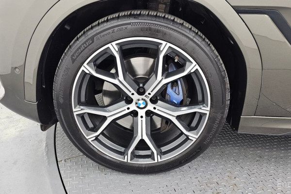 2022 BMW X6 с пробегом 76 389 км