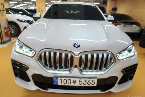 2022 BMW X6 с пробегом 54 000 км