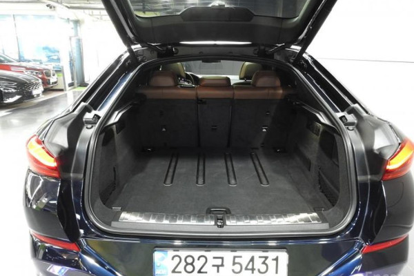 2022 BMW X6 с пробегом 42 000 км