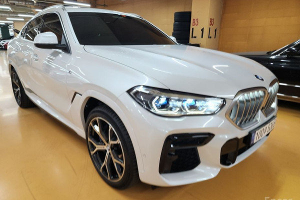 2022 BMW X6 с пробегом 54 000 км