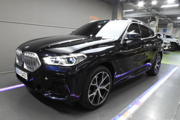 2022 BMW X6 с пробегом 42 000 км