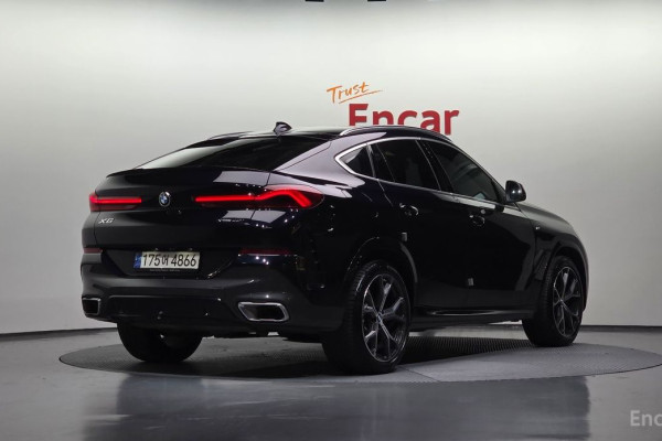 2022 BMW X6 с пробегом 71 934 км