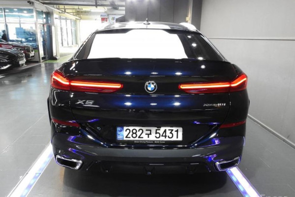 2022 BMW X6 с пробегом 42 000 км