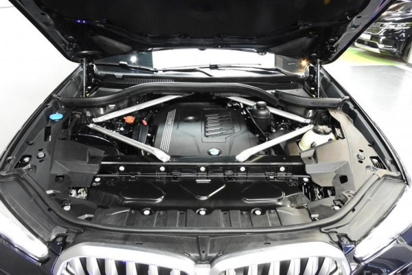 2022 BMW X6 с пробегом 42 000 км