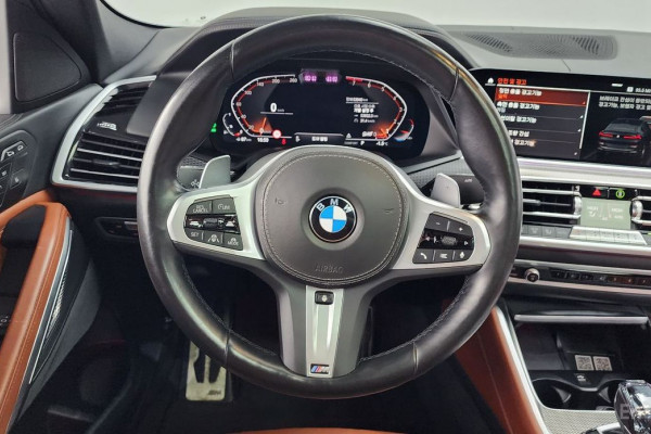 2022 BMW X6 с пробегом 53 940 км