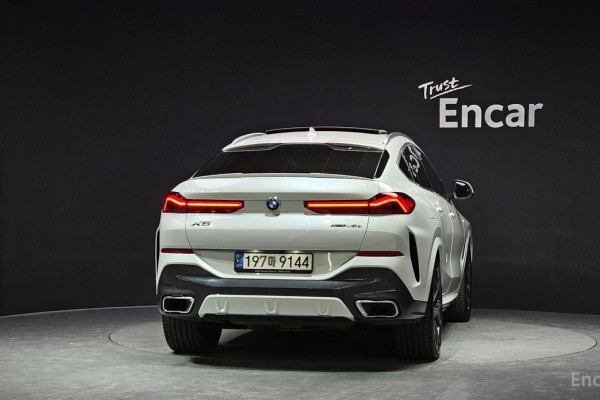 2022 BMW X6 с пробегом 52 665 км