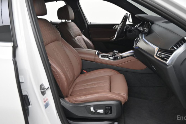 2022 BMW X6 с пробегом 31 688 км