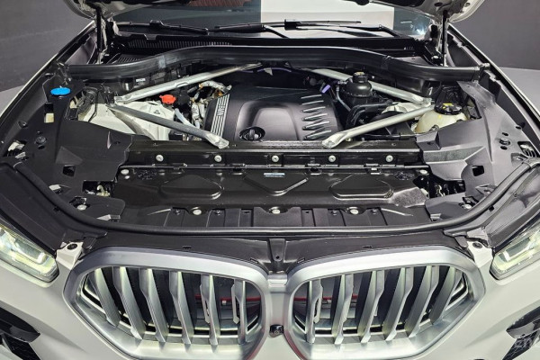 2022 BMW X6 с пробегом 52 665 км