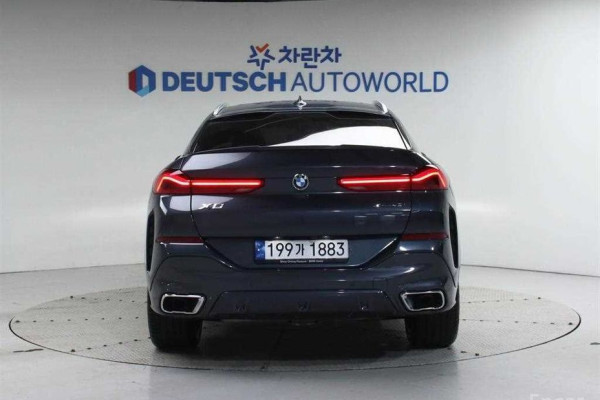 2022 BMW X6 с пробегом 12 114 км
