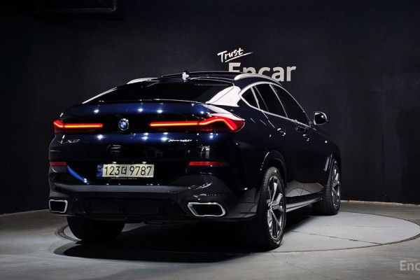 2022 BMW X6 с пробегом 33 592 км