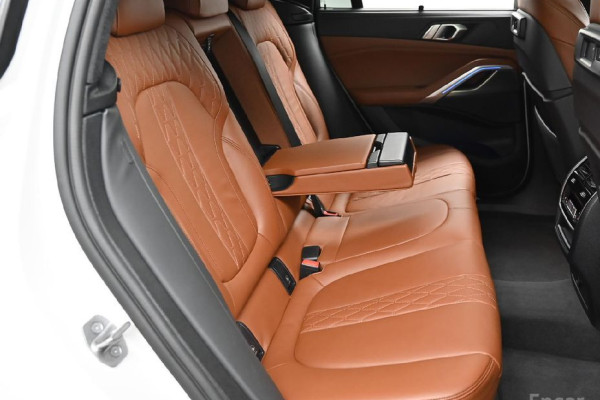 2022 BMW X6 с пробегом 74 639 км