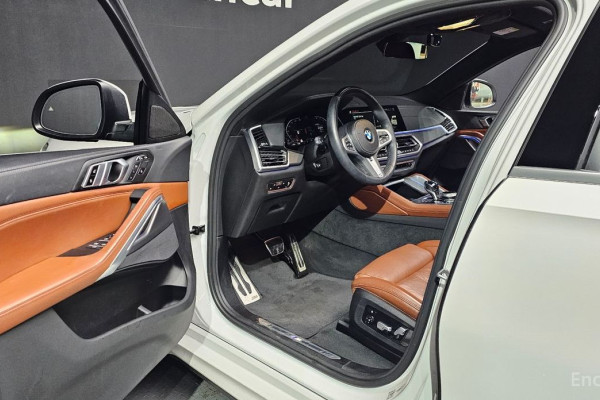 2022 BMW X6 с пробегом 52 665 км